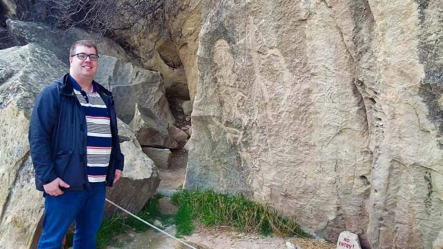 4-hr Gobustan & Mud Volcanoes Tour (Tickets Included) - Entering Gobustan with the museum visit (30 minutes that sets the tone)