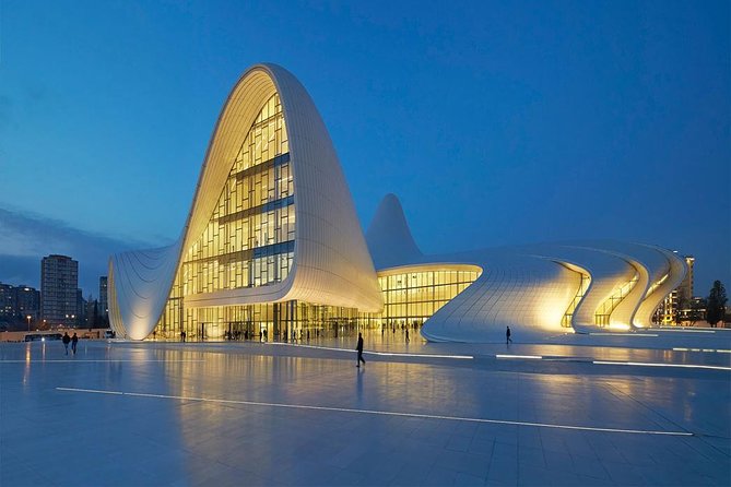 9 days of discovering Azerbaijan - Day 6 is the real freedom day: shops, streets, and your own pace