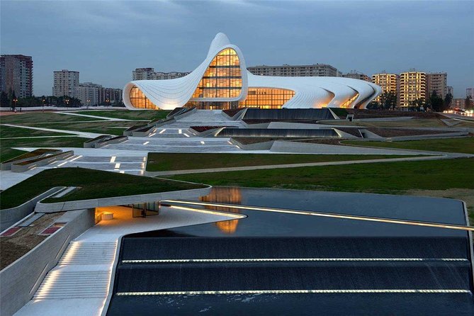 9 days of discovering Azerbaijan - Day 1 in Baku: landing, meeting, then relaxing