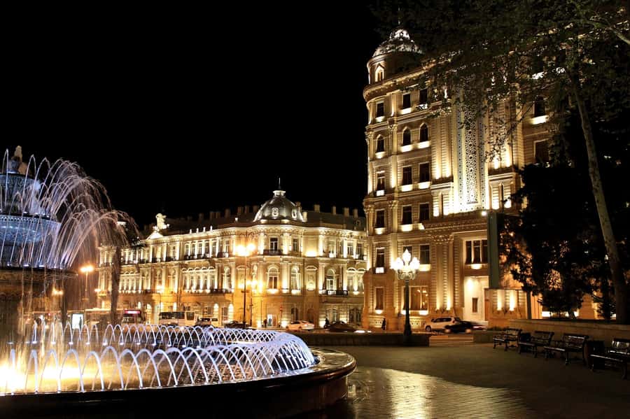 Baku: 3-Hour Private Night Tour (Yanardag & More) - Why Baku after dark feels different than the postcards