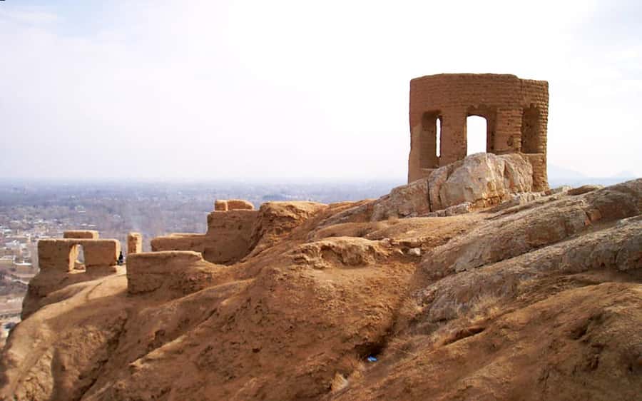 Baku: Absheron (Ateshgah and Yanar Dag) Tour - Ateshgah of Baku in Surakhani, a castle-like fire temple