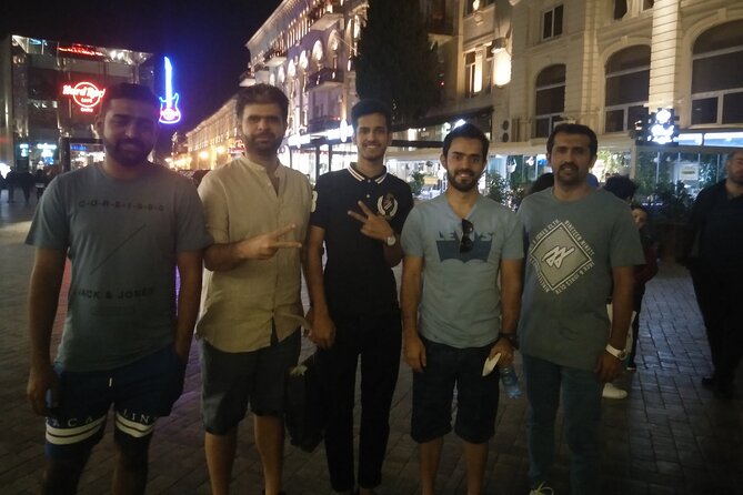 Baku by Night: Small-Group Walking Tour - The tour’s final moment: Tosca, beer, and sea air