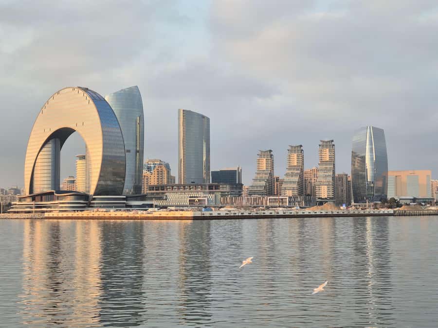 Baku: Caspian Sea Boat Tour with City Skyline Views - Business-class and tea service, what it changes (and what it does not)