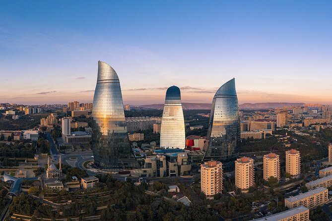 Baku City Tour - Mini Venice: a calm pocket on a busy seaside