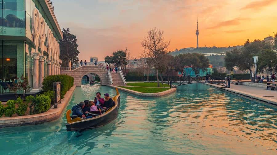 Baku City Tour: Explore the Heart of Azerbaijan - Baku Boulevard and Little Venice: sea air and a softer side of the city
