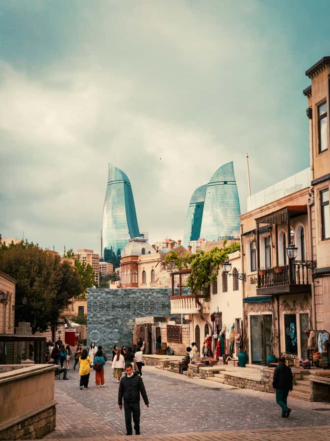 Baku: City Tour with Old City, Flame Towers, and Funicular - Who this tour suits best
