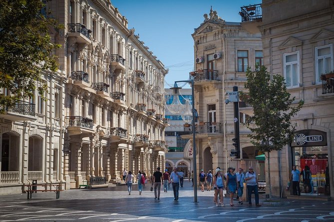 Baku Downtown Original Walking Tour - Starting at Sabir Statue, Ismailiyyə Sarayı: The Easy Launch Point