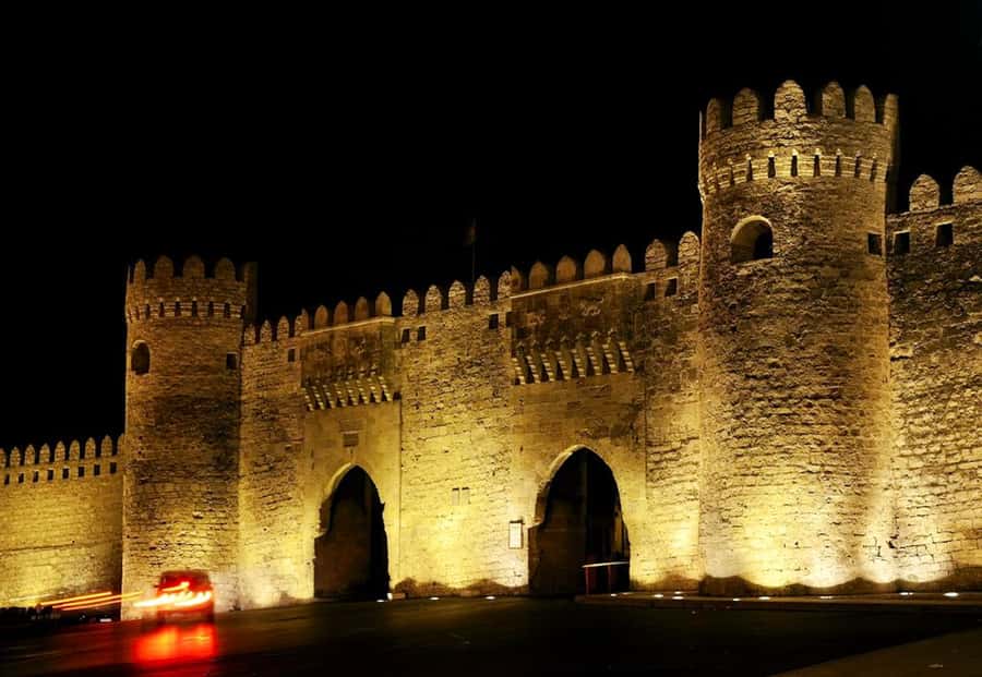 Baku:Full Day City Tour with Azerbaijani Lunch-all inclusive - Old City first, so you read Baku like a timeline