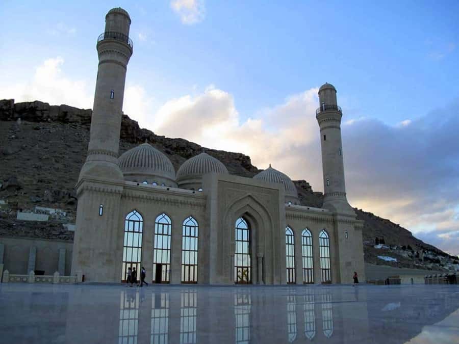 Baku: Gobustan/Absheron guided tour with lunch and tickets - Atashgah Fire Temple: eternal-flame symbolism and ancient worship