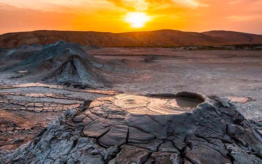 Baku: Gobustan Absheron Tour Entry Tickets included - Mud volcanoes off-road: the short crater visit that feels like another planet