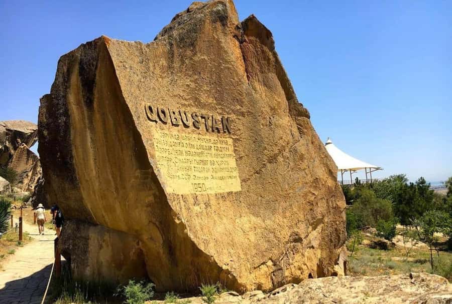 Baku: Gobustan & Absheron with Mud Volcanoes & Fire - Price and logistics reality check: $2.50 base plus required entry fees
