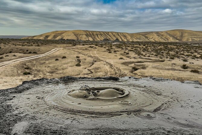 Baku: Gobustan, Mud Volcano, Fire Temple & Burning Mountain - Ateshgah Fire Temple, eternal flame and a slow hour