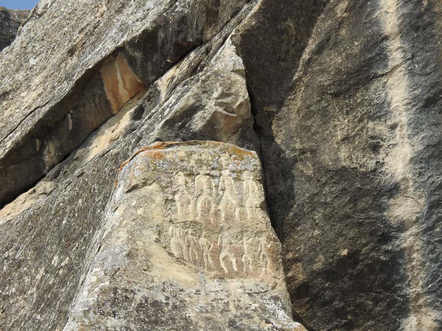 Baku: Gobustan, Volcanoes, Fire Temple and Yanardag Day Trip - A 6-8 Hour Circuit of Gobustan and Azerbaijan’s Fire Story