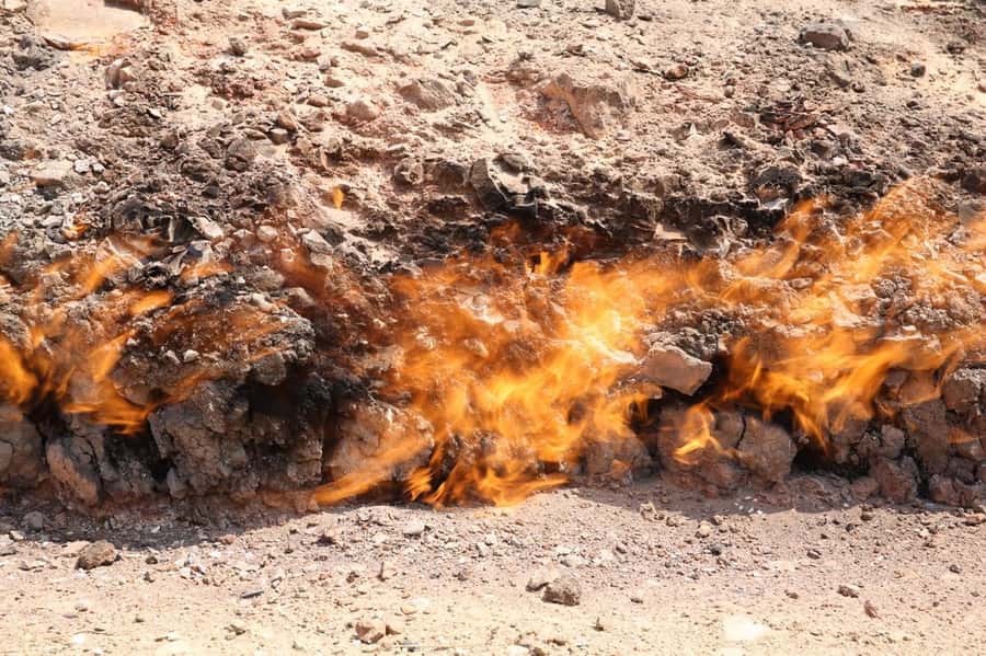 Baku: Gobustan, Volcanoes, Fire Temple and Yanardag Day Trip - Mud Volcanoes on Absheron: Watching Earth Breathe
