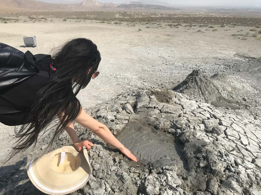 Baku: Gobustan, Volcanoes, Fire Temple and Yanardag Day Trip - Ateshgah of Baku: Fire Temple, Fire Worship, and a Still-Visible Meaning