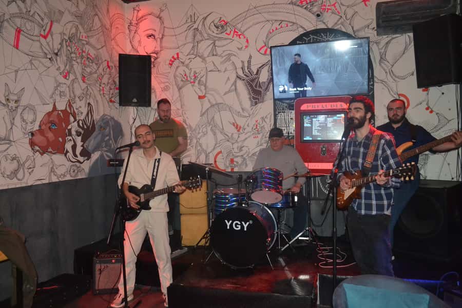 Baku: Guided Bar Crawl with Shots and Nightclub Entry - Who should book this (and who should skip it)