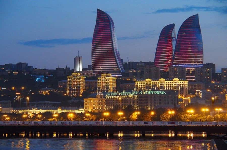 Baku Guided Night Tour - Highland Park: your hilltop reset before the skyline photos