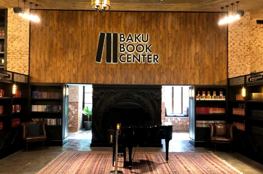 Baku Guided Night Tour - Baku Boulevard and the Book Center: a waterfront break and a culture detour