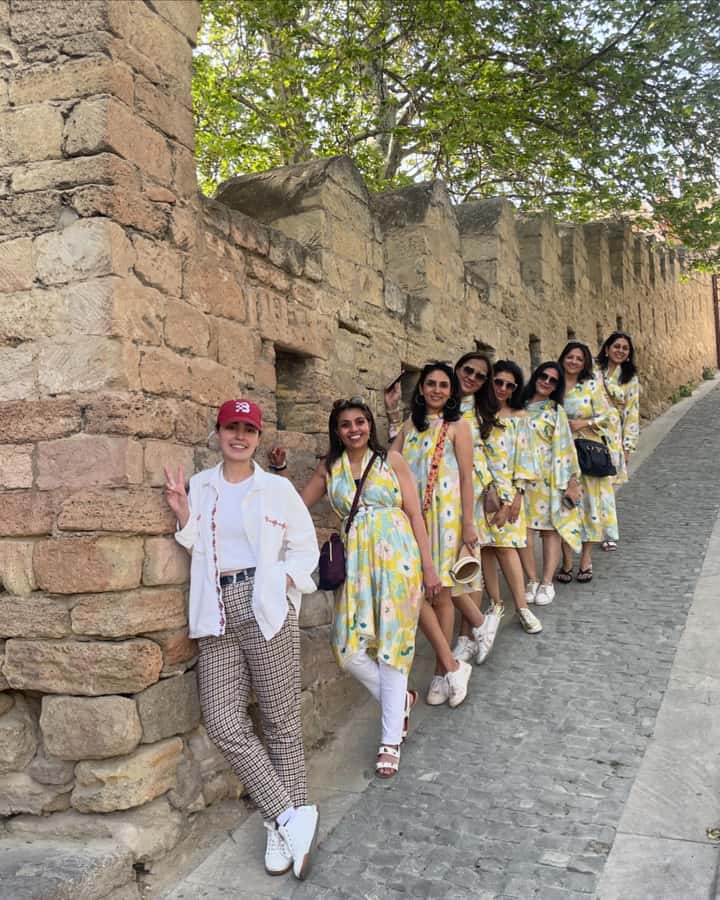 Baku: Historic and Modern Baku Tour ( Day & NIght Tour) - Tea tasting and sweets: the included break that actually feels local