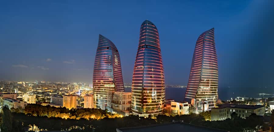 Baku Historical and modern tour in 2-3 hours+FREE Night tour - Qoşa Qala and the Meeting Point Reality in Baku