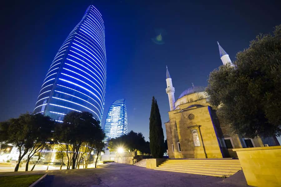 Baku Lights Night Tour with Hotel Pickup - Why a 2-hour night tour works in Baku