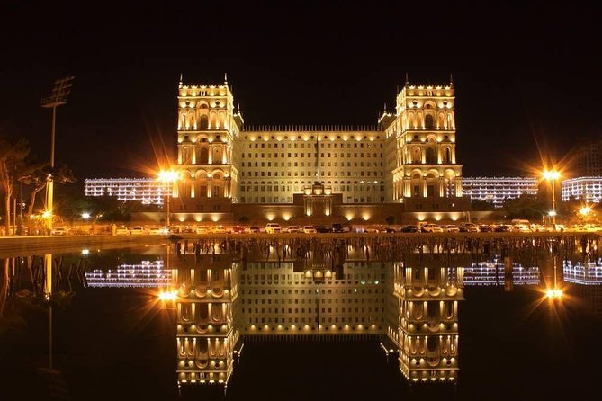 Baku Night City Tour - Little Venice in Baku Boulevard: Islands, Bridges, and a Short Boat Moment