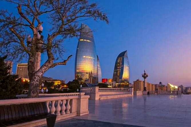 Baku Night City Tour Discover the Magic of Illuminated Landmarks - Stop 3: Baku Boulevard and Mini-Venice, Soft Lights and Quiet Romance