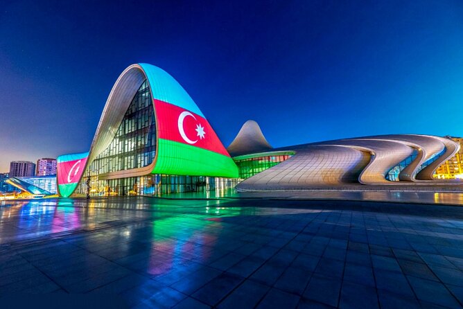 Baku Night City Tour Discover the Magic of Illuminated Landmarks - Stop 4: Heydar Aliyev Center, Futuristic Curves in Night Lighting