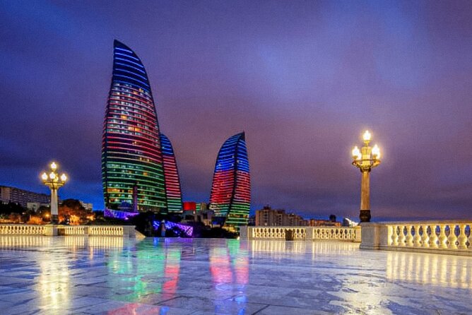 Baku Night City Tour Discover the Magic of Illuminated Landmarks - What Makes the Tour Feel Good: Guide Quality and Pacing