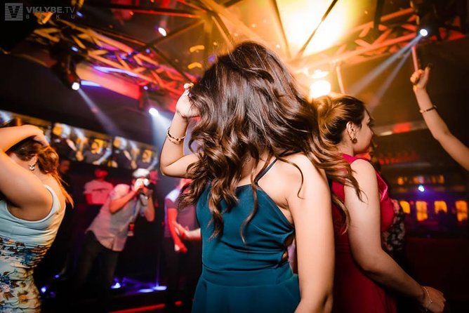 Baku Night Life Experience (All inclusive) - Local beer and snacks: how the “all inclusive” part plays out