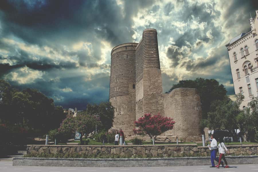Baku: Old City and Modern City Tour - Inside Icherisheher: UNESCO Old City on Foot