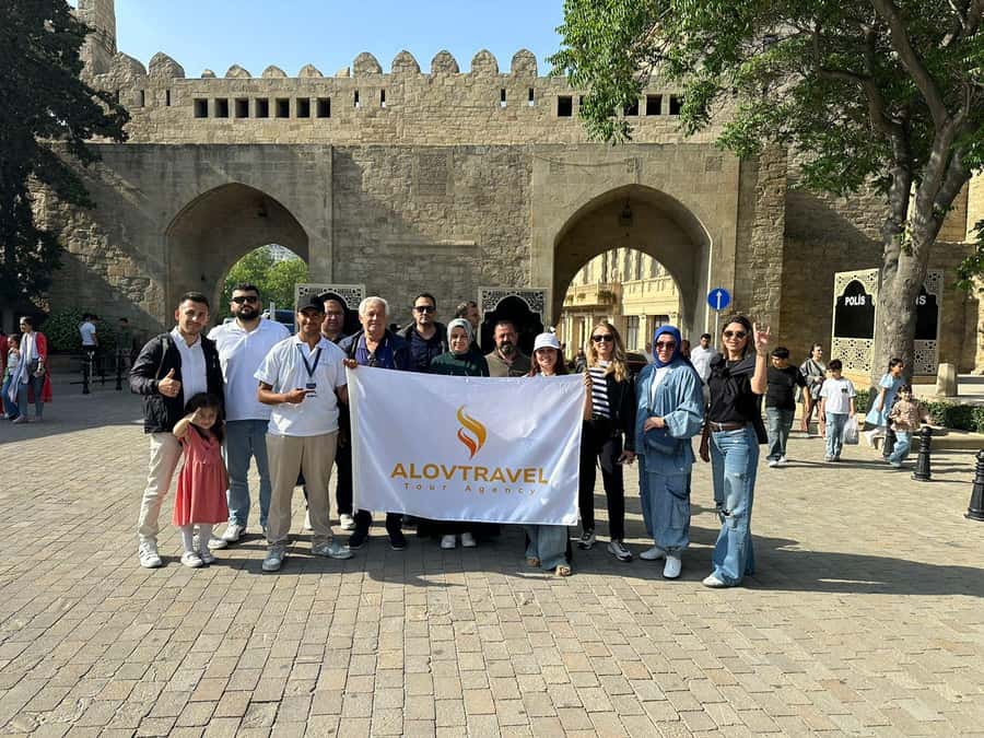 Baku: Old City Guided Walking Tour - Two hours in Icherisheher, not a day-long project