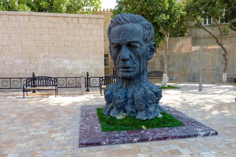Baku: Old City Guided Walking Tour - Palace of the Shirvanshahs: UNESCO pearl details, not vague sightseeing