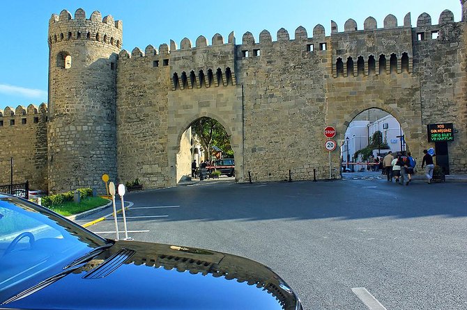 Baku Old City (Icherisheher) Group Tour - Where you start, and why Double Gate matters