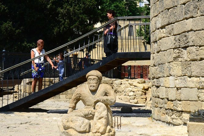 Baku Old City (Icherisheher) Group Tour - The alleyways, artisans, and souvenir stalls with real purpose