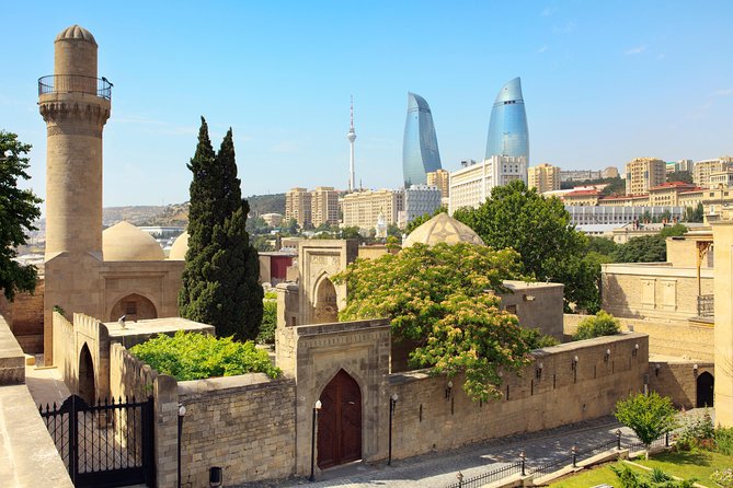 Baku: Old City Walking Tour - How the 6 hours are paced, Fountain Square to the walls