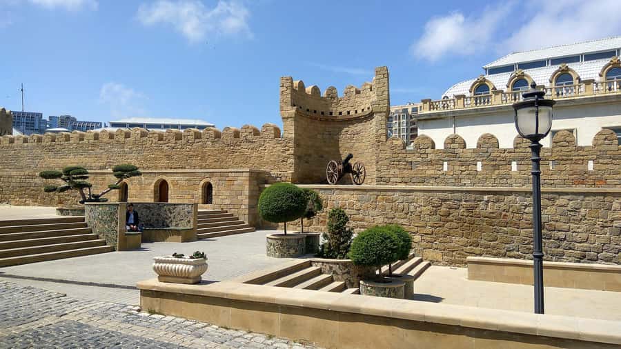 Baku Old Town Walking Tour - Juma Mosque: Active Worship in a 12th-Century Building