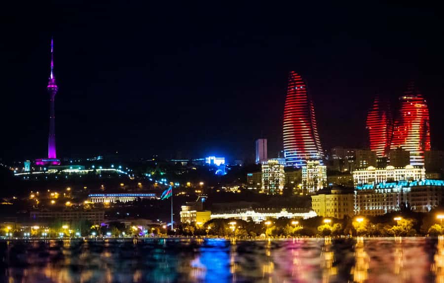 Baku: Private Evening Sightseeing Tour with Hotel Pickup - Old City After Dark, Including Shirvansah Palace Area Views
