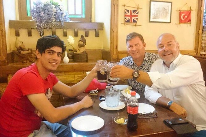 Baku Pub Crawl - The real star: guides who keep the night moving