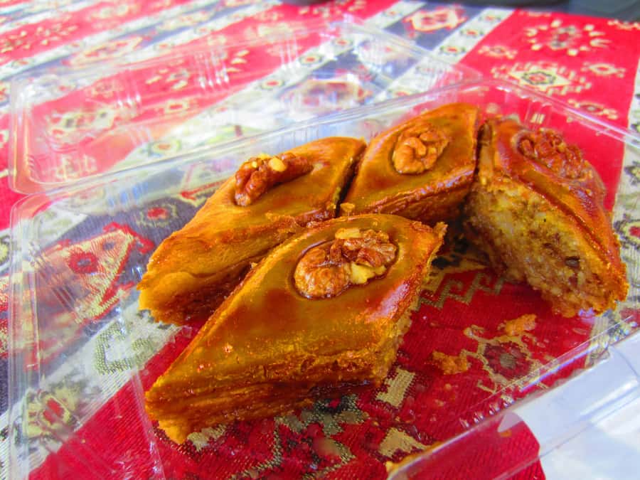 Baku: Qabala Winery Tour with Local Lunch - The Samovar tea and baklava break you will actually remember
