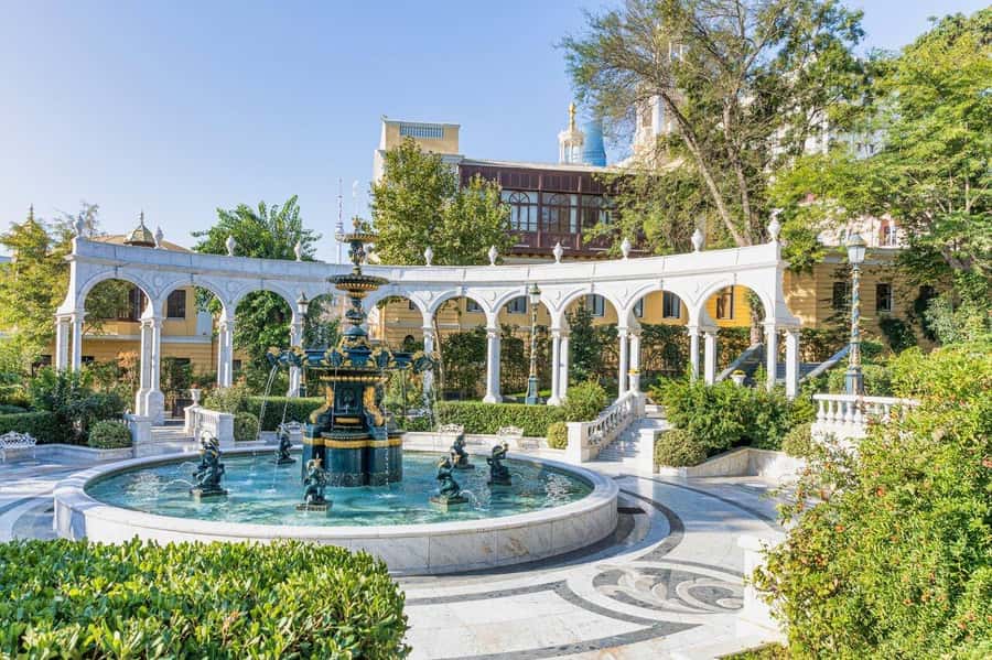 Baku: Stunning Walking Tour of Historical and Modern City - State Philharmonic Hall and Philharmony Garden: A Calm Pause That Changes the Mood