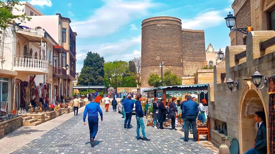 Baku: Stunning Walking Tour of Historical and Modern City - Highland Park Panoramic Views of the Caspian and Flame Towers