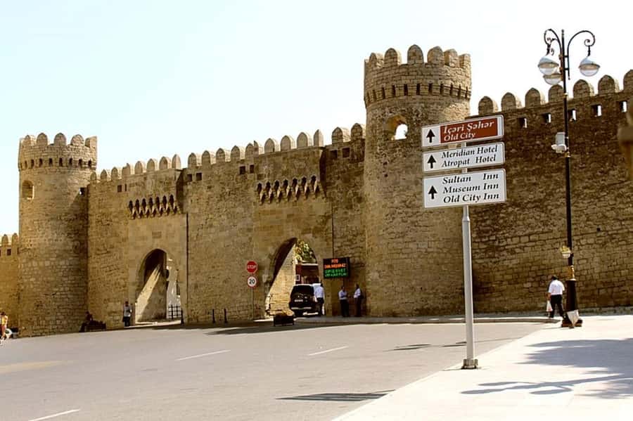 Baku: The Best 5 Sightseeing Spots Gobustan + Old City Tour - Ateshgah Fire Temple: Where Belief Meets the Source