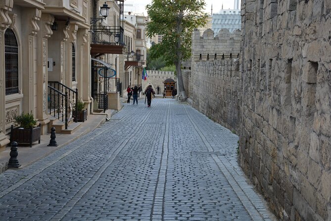 Baku Tour 3 Nights (4 Days) - Nizami Street and Fountain Square, Plus Holiday-Season Energy