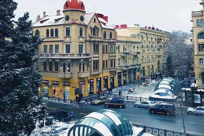 BAKU WALKING tour with the best STREET FOOD and DRINK tasting - Why this Baku street-food walk works so well