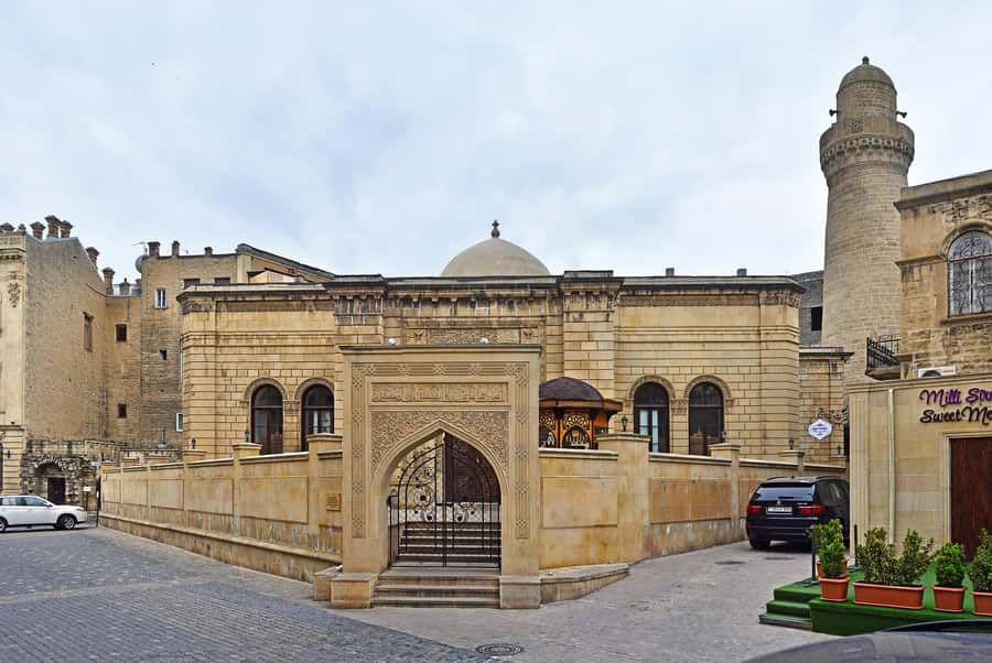 Best of Baku: 4-Hour City Tour Historic and Modern Landmarks - The Funicular Up to the Blue Mosque