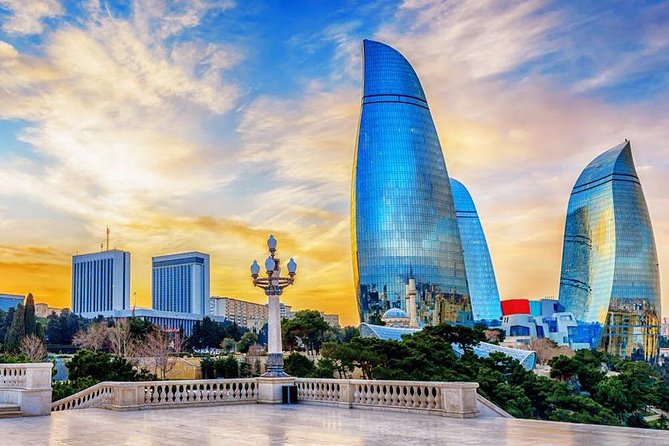 City Tour in Baku - Baku Boulevard: seaside air and the city’s oil-era story