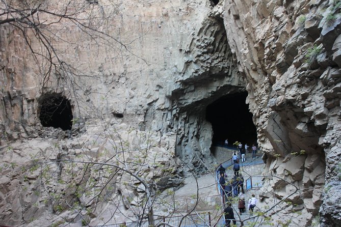 Day Tour from Nakhchivan to Alinja Castle, Ashabi Kahf and Khanegah Tomb - Why This 4-5 Hour Nakhchivan Circuit Works So Well