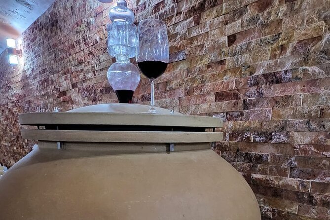 Family-owned Winery Tour with Candy Cane Mountain visit - Wine tasting and lunch at 13:00: how to enjoy the pours without rushing