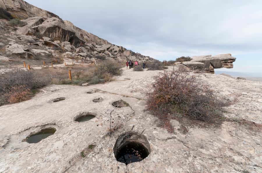 From Baku: Gobustan, Mud Volcanoes & Mosque Private Tour - From Baku to Qobustan: the drive that keeps the day moving
